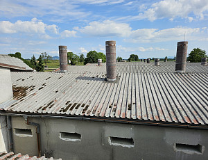 Výměna střešní krytiny na hale výkrmu prasat